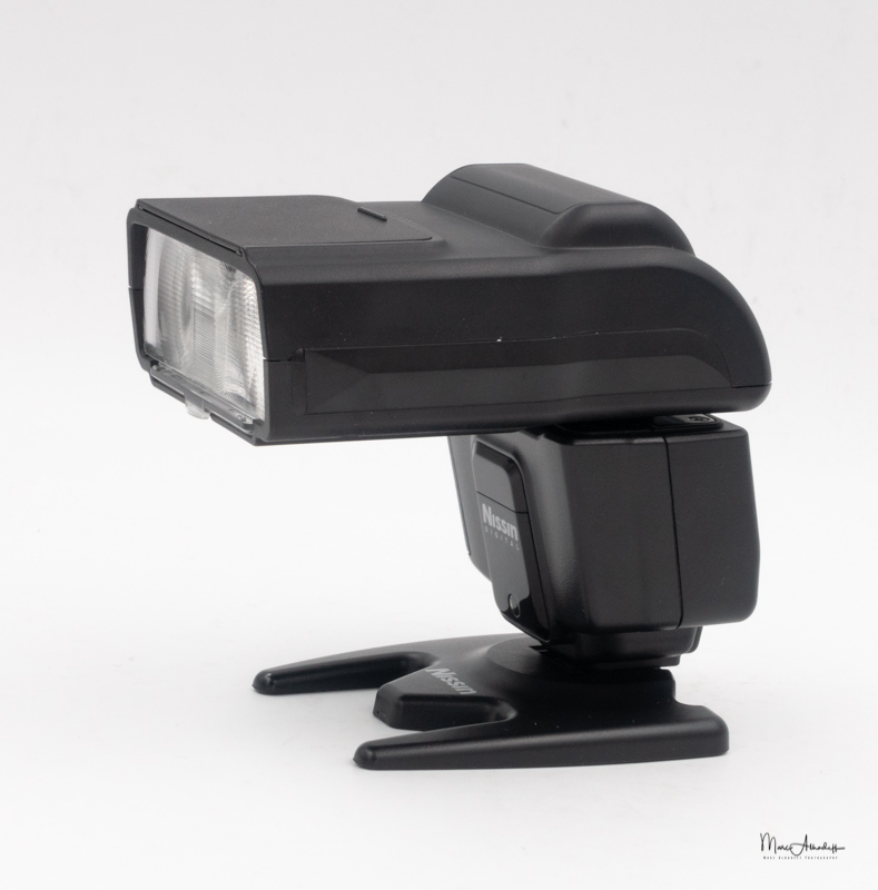 Nissin i600 flash
