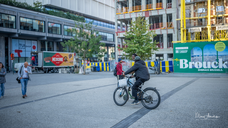 Sony Alpha Blog : Sigma 35 F12 burst-158